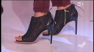 Caterina Balivo feet photo thumbnail