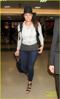 Jordin Sparks feet photo thumbnail