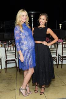 Jessica Alba feet photo thumbnail