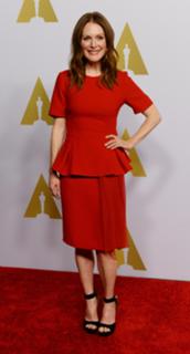 Julianne Moore feet photo thumbnail