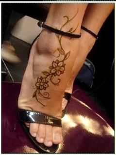 Adriane Galisteu feet photo thumbnail