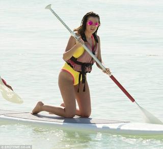 Imogen Thomas feet photo thumbnail