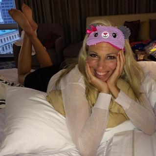 Debbie Gibson feet photo thumbnail