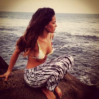 Adria Arjona feet photo 1