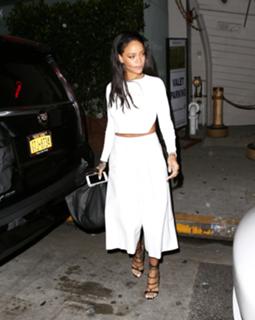 Rihanna feet photo thumbnail