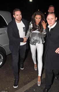 Katie Price feet photo thumbnail
