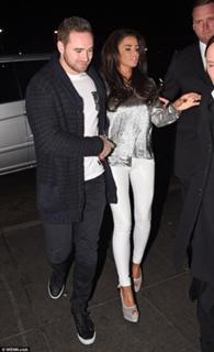 Katie Price feet photo thumbnail
