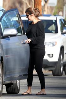Tiffani Thiessen feet photo thumbnail