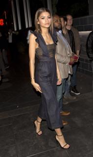 Zendaya feet photo thumbnail
