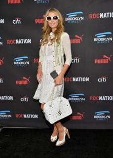 Paris Hilton feet photo thumbnail