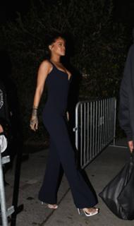 Rihanna feet photo thumbnail