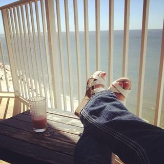 Brittney Smith feet photo thumbnail