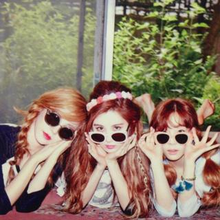 Taeyeon feet photo 3