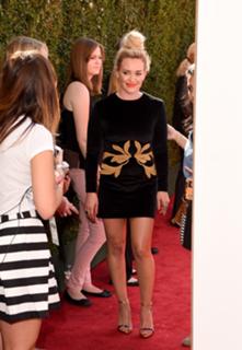 Hilary Duff feet photo thumbnail