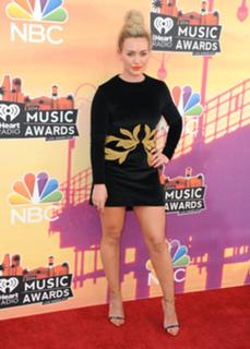 Hilary Duff feet photo thumbnail