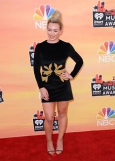 Hilary Duff feet photo thumbnail