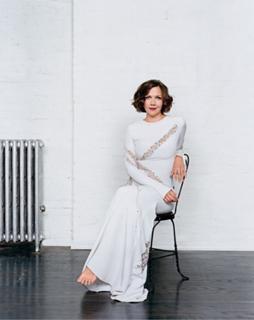 Maggie Gyllenhaal feet photo thumbnail