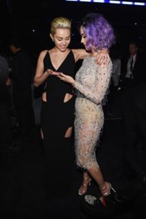 Katy Perry feet photo thumbnail