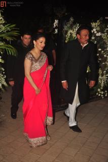Madhuri Dixit feet photo thumbnail