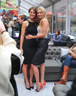 Gigi Hadid feet photo thumbnail