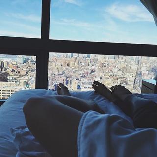 Kendall Jenner feet photo thumbnail
