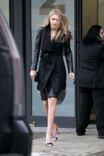 Gigi Hadid feet photo thumbnail