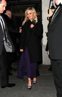 Reese Witherspoon feet photo thumbnail