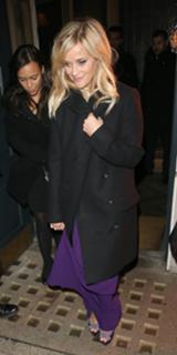 Reese Witherspoon feet photo thumbnail