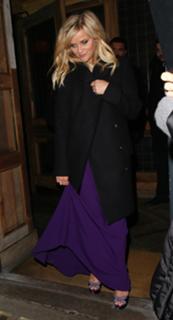 Reese Witherspoon feet photo thumbnail