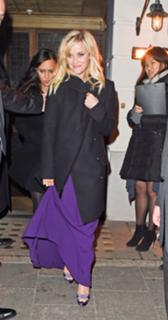 Reese Witherspoon feet photo thumbnail