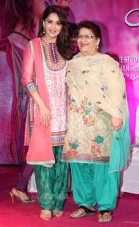 Madhuri Dixit feet photo thumbnail