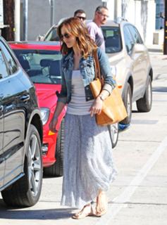 Minka Kelly feet photo thumbnail