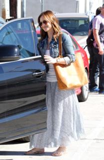 Minka Kelly feet photo thumbnail