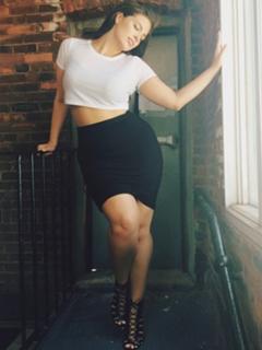 Ashley Graham feet photo thumbnail