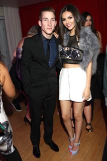 Victoria Justice feet photo thumbnail