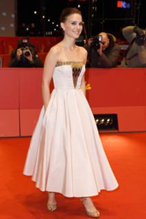 Natalie Portman feet photo thumbnail