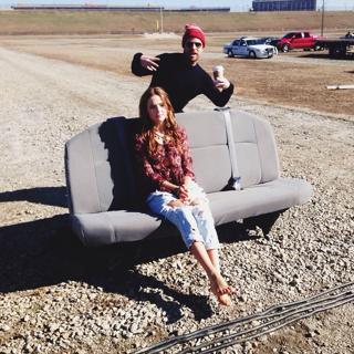 Zoey Deutch feet photo thumbnail