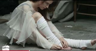 Anna Kendrick feet photo thumbnail