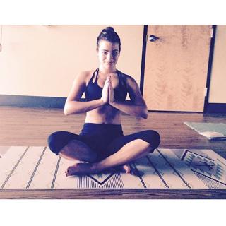 Lea Michele feet photo thumbnail