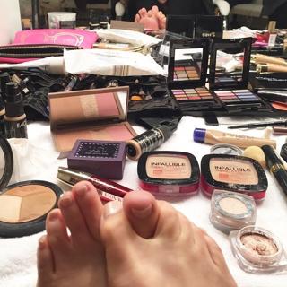 Thalía feet photo thumbnail