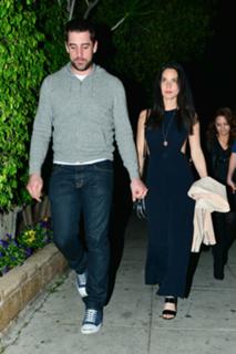 Olivia Munn feet photo thumbnail