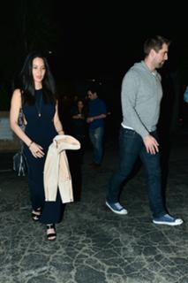 Olivia Munn feet photo thumbnail