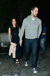 Olivia Munn feet photo thumbnail