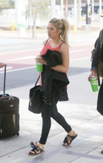 Ellie Goulding feet photo thumbnail