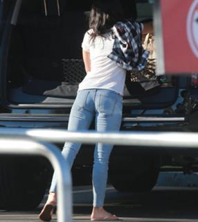 Megan Fox feet photo thumbnail