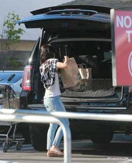 Megan Fox feet photo thumbnail