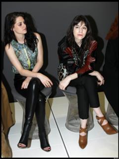 Kristen Stewart feet photo thumbnail