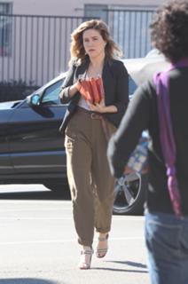 Sophia Bush feet photo thumbnail
