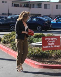 Sophia Bush feet photo thumbnail