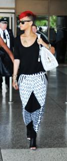 Rihanna feet photo thumbnail